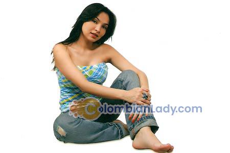 103248 - Sandra Age: 37 - Colombia