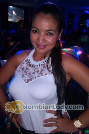 176819 - Laura Age: 39 - Colombia
