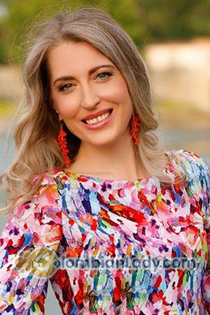 180409 - Victoria Age: 53 - Ukraine