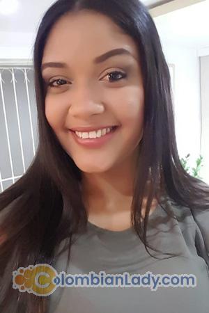 181043 - Andrea Age: 33 - Colombia