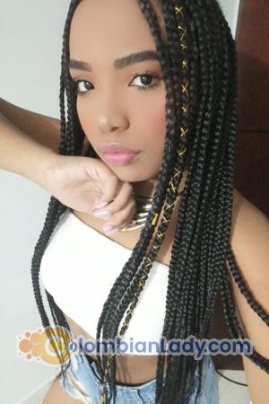 192916 - Yenssy Age: 28 - Colombia