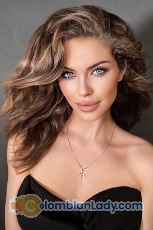 200353 - Elena Age: 27 - Ukraine