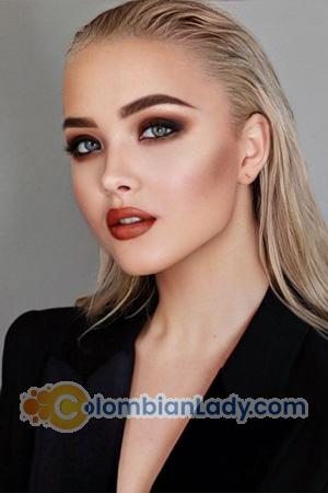 205352 - Diana Age: 19 - Russia