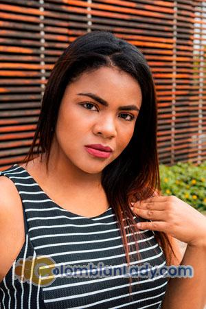 208251 - Yorgenis Age: 29 - Colombia