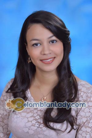 209819 - Thulie Age: 34 - Colombia