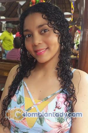 210683 - Yuranis Age: 36 - Colombia