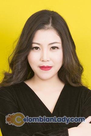 211102 - Jiaqi Age: 30 - China