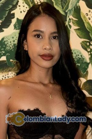 211139 - Daniela Age: 22 - Colombia