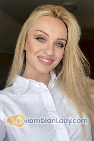 211808 - Yanina Age: 31 - Poland