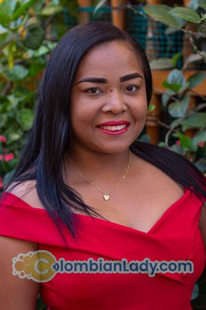 212401 - Zeuri Age: 32 - Colombia