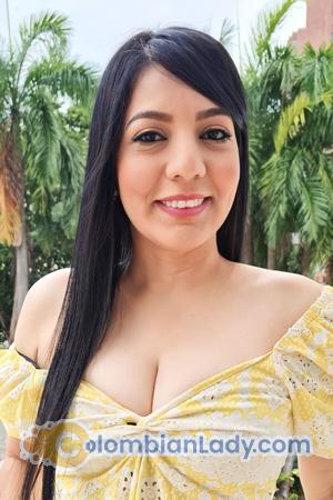 215147 - Yennifer Age: 38 - Colombia
