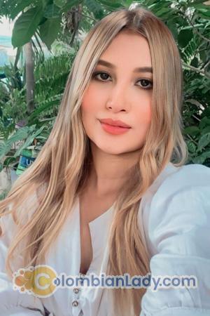 216888 - Juliana Age: 26 - Colombia