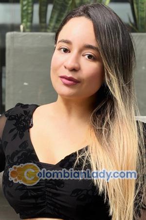 223216 - Geraldine Age: 34 - Colombia