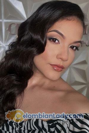 223714 - Laura Age: 21 - Colombia