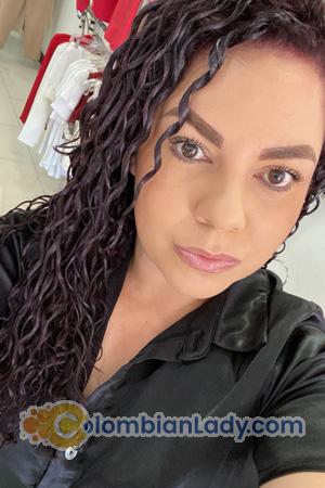 224155 - Silvia Age: 20 - Costa Rica