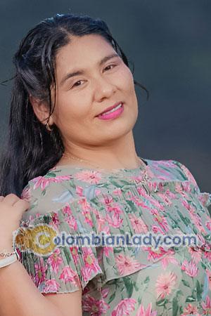 225381 - Yeynis Age: 36 - Peru