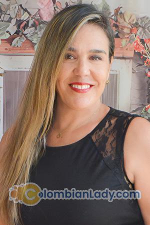 226420 - Lenka Age: 55 - Peru