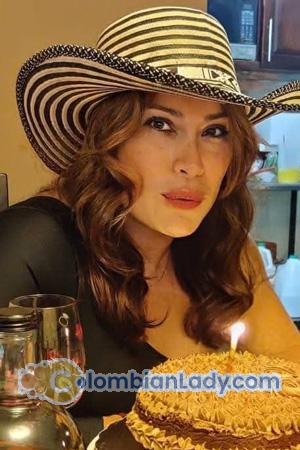 227286 - Yolvy Age: 46 - Costa Rica