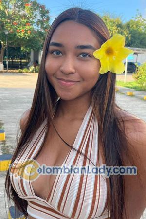 227503 - Sandra Age: 26 - Colombia