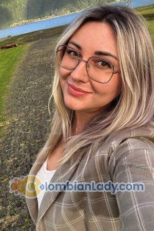 228067 - Alona Age: 33 - Ukraine