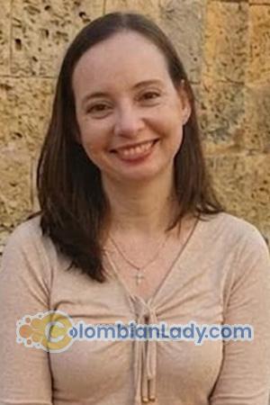 228098 - Laura Age: 44 - Colombia