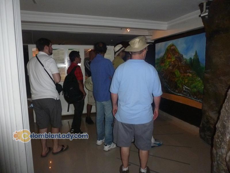 colombian-women-city-tour-36